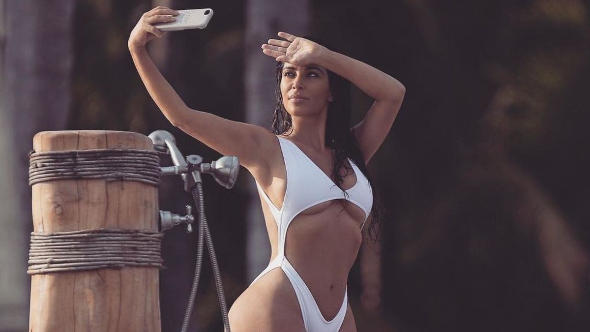 El clan Kardashian-Jenner ponen de moda el ‘Underboob’