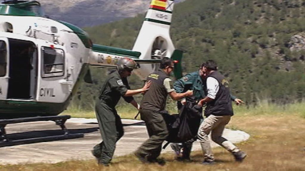 Recuperan los cuerpos de los tripulantes de la avioneta accidentada en Málaga