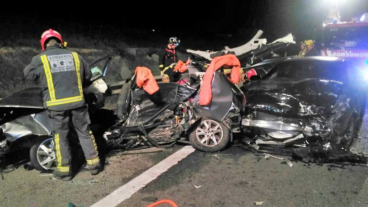 Fallecen los tres ocupantes de un turismo en un accidente múltiple en la A-7 a su paso por Alcantarilla (Murcia)