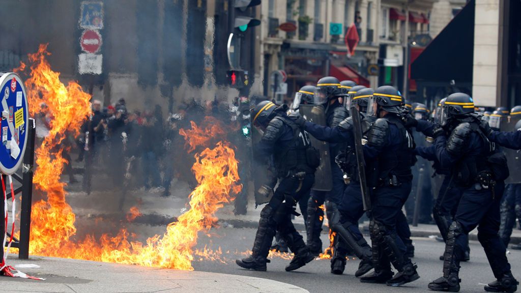 Lluvia de cócteles molotov en París a seis días de elegir presidente
