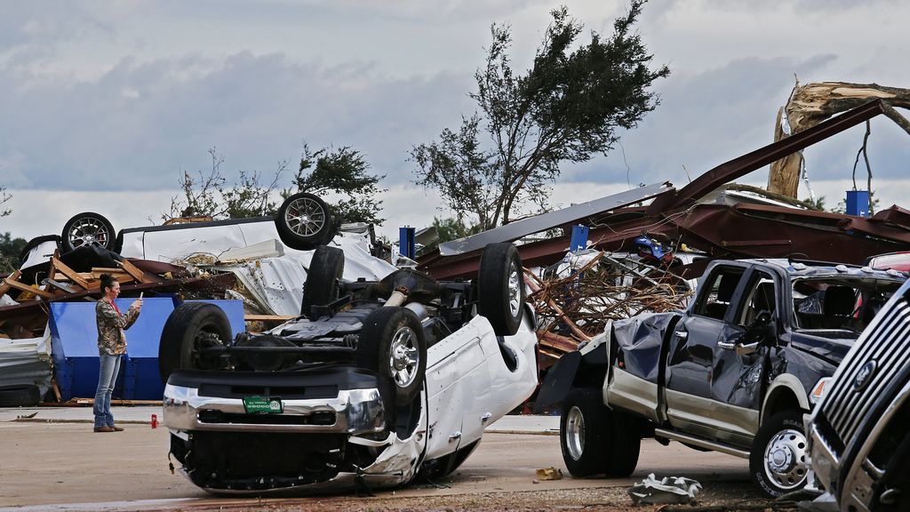 Ya son diez los muertos por los tornados e inundaciones en EEUU