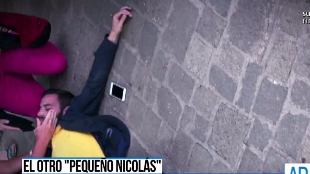 El desmayo de Santiago González, el nuevo pequeño Nicolás, tras su discusión en 'AR'