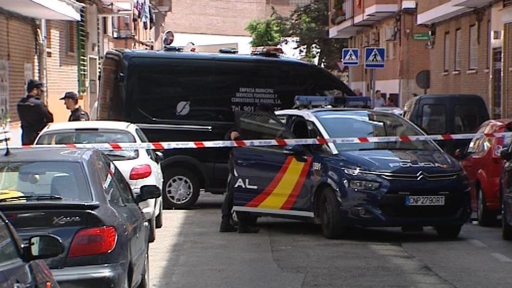 Una mujer de 44 años y su hijo de 12 son asesinados en su casa de Alcobendas, Madrid