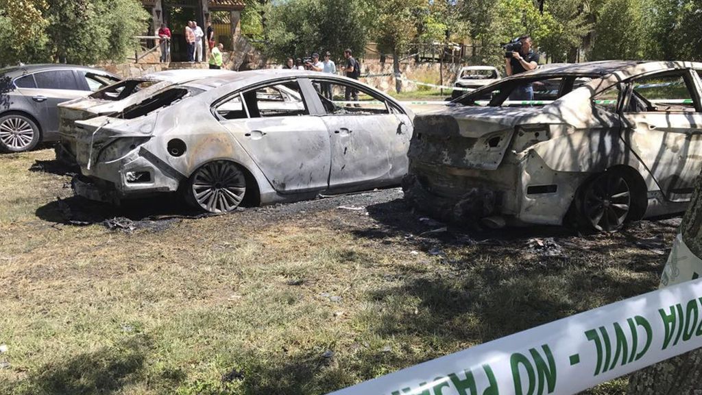 Incendian nueve coches de Cabify desplazados a Sevilla para reforzar el servicio en la feria