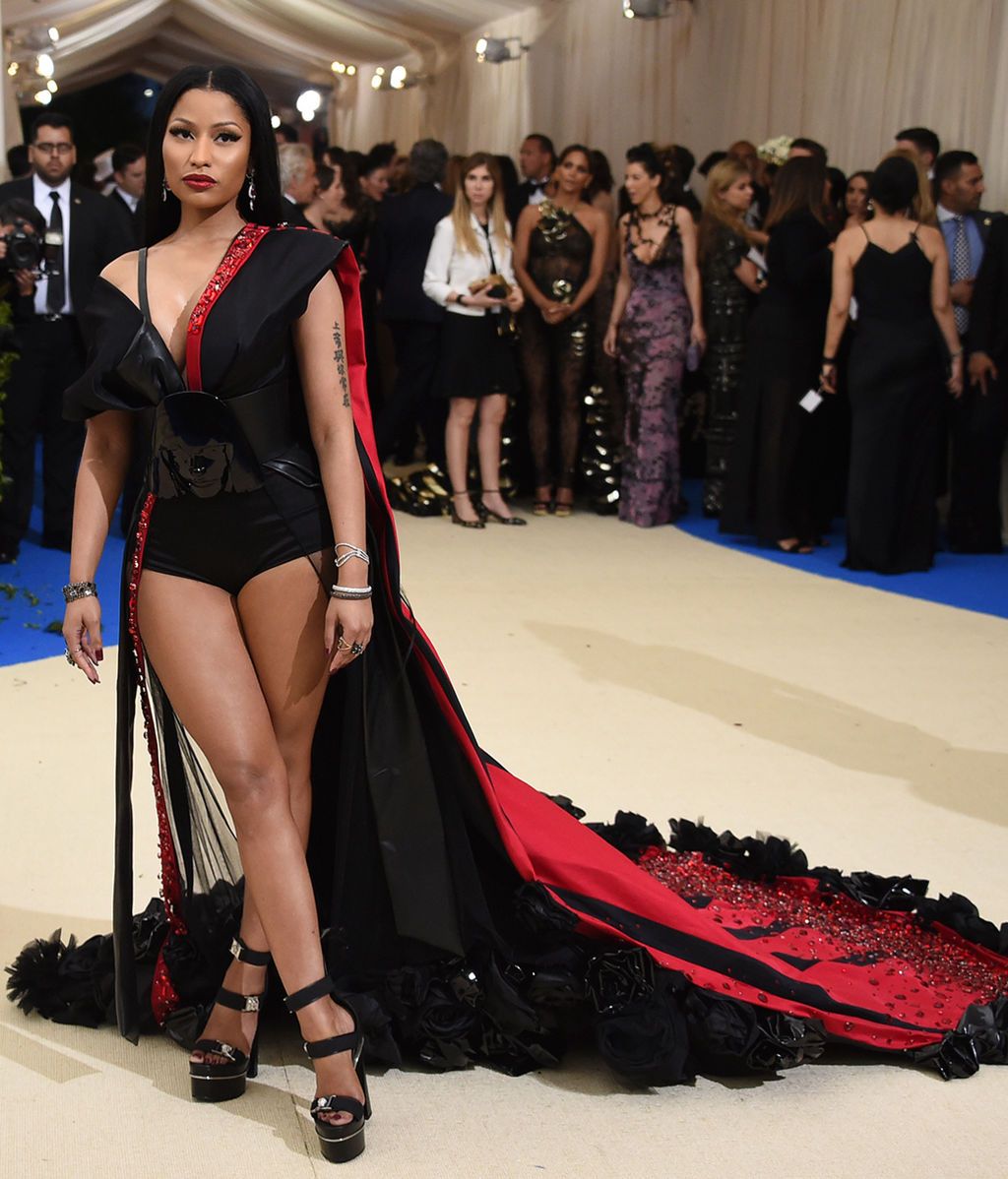 Nicki Minaj vestida de H & M