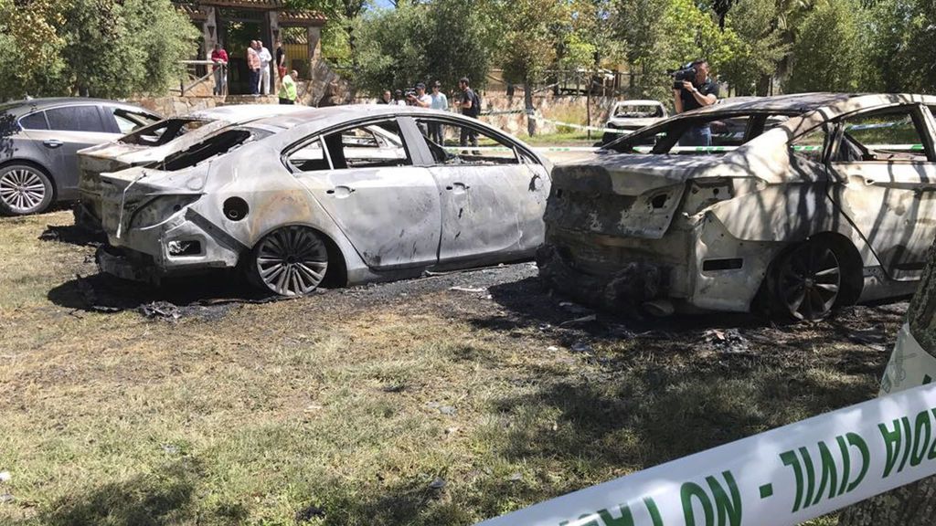 Incendian nueve coches de Cabify desplazados a Sevilla para reforzar el servicio en la feria