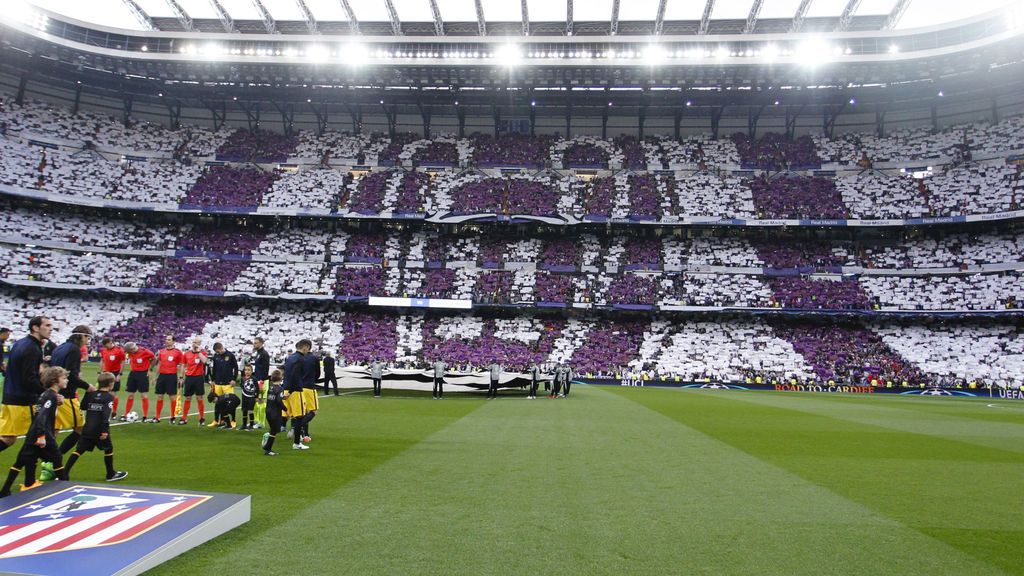 El impresionante mosaico del Bernabéu antes de la semifinal de Champions El impresionante mosaico del Bernabéu antes de la semifinal de Champions