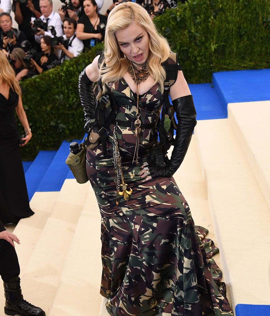 Madonna vestida de Moschino