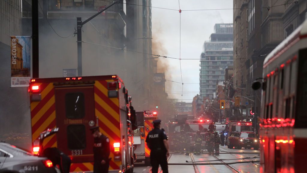 Confusión y pánico tras una explosión en pleno centro financiero de Toronto