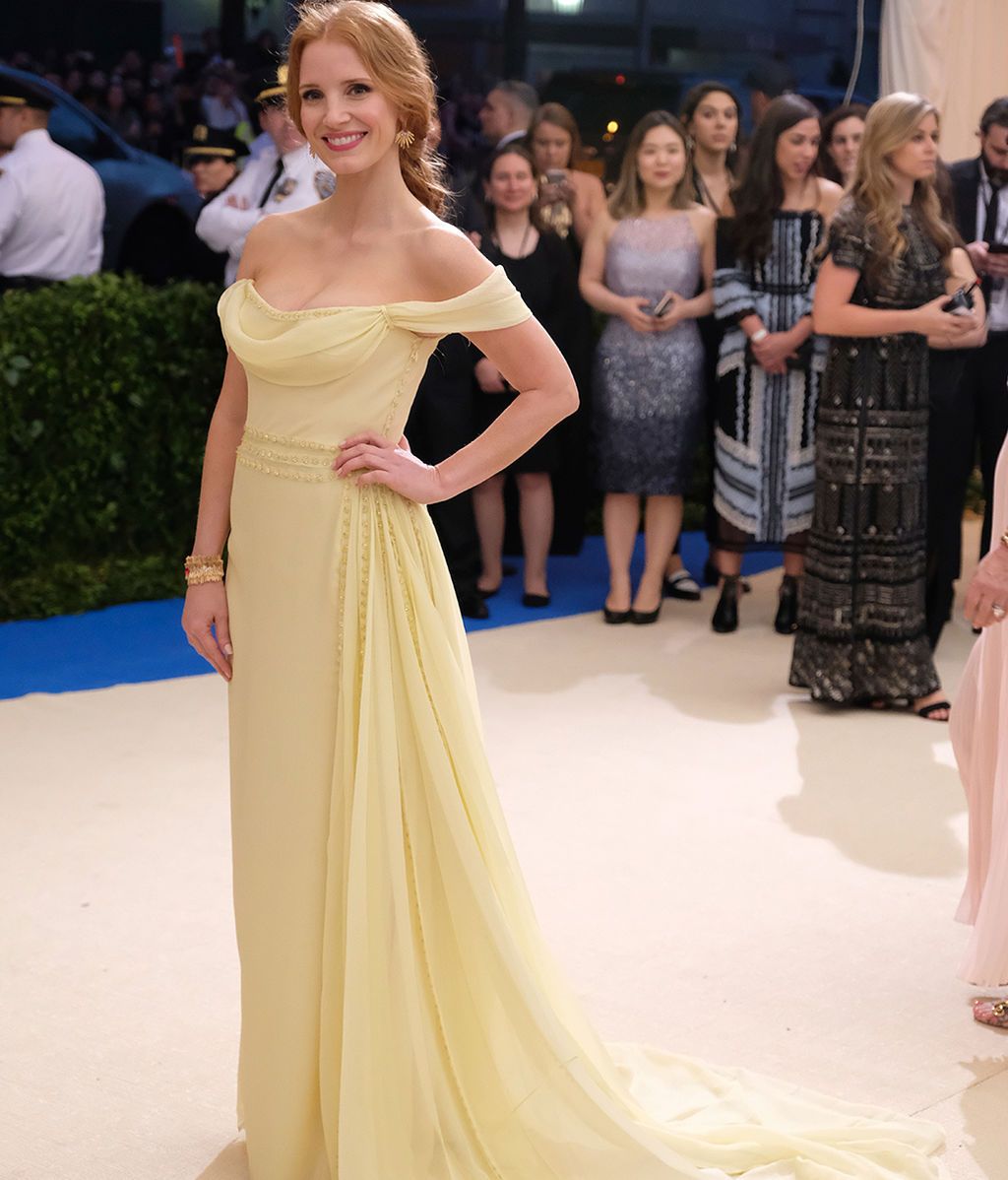 Jessica Chastain replicando a Bella con un vestido de Prada