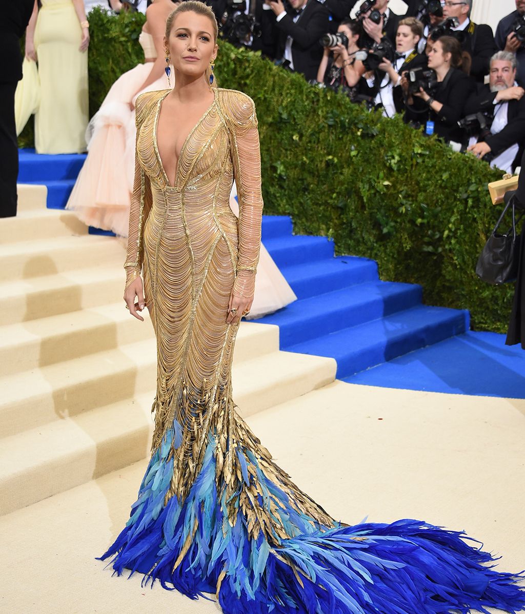 Blake Lively vestida de Atelier Versace