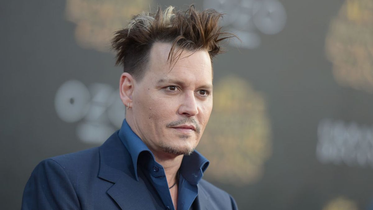 Johnny Depp en la premier de 'Alicia a través del espejo'