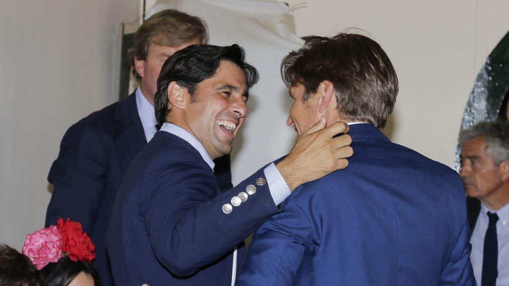 Paquirri y Manuel, que mantienen una gran amistad, se encontraron en una de las casetas