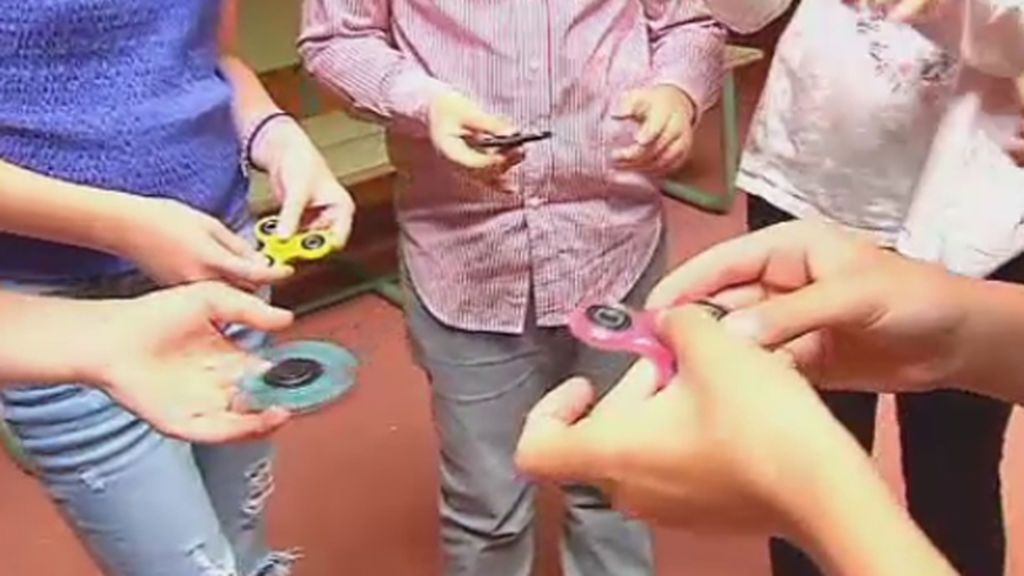 Finger spinner, el entretenimiento más popular entre los pequeños