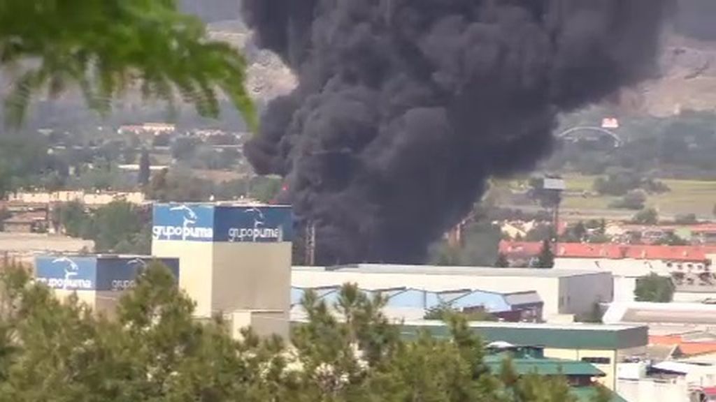 Un incendio en una planta química deja 40 heridos, 3 de ellos graves