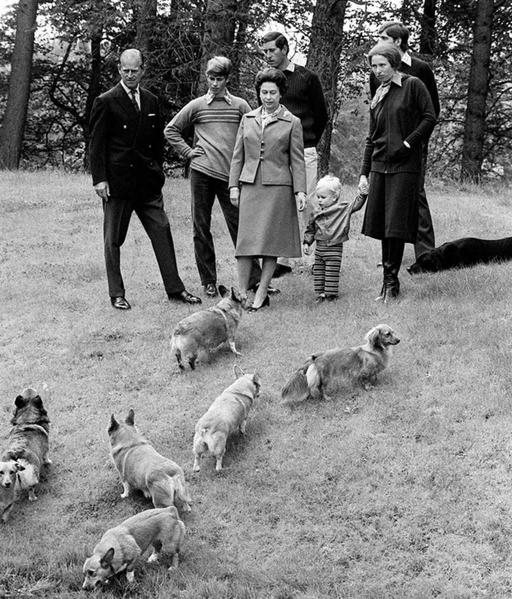El Príncipe Felipe de Edimburgo se retira de la vida pública, su vida junto a la Reina Isabel de Inglaterra en imágenes