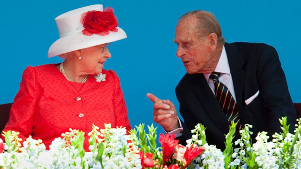El Príncipe Felipe de Edimburgo se retira: su vida junto a la reina Isabel II en imágenesGtresonline