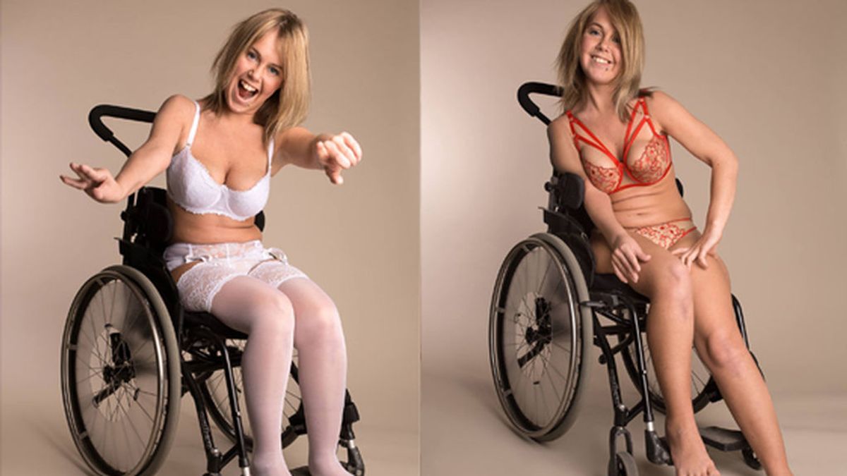 Moha Frikraft, la modelo en silla de ruedas que ha roto todos los estereotipos