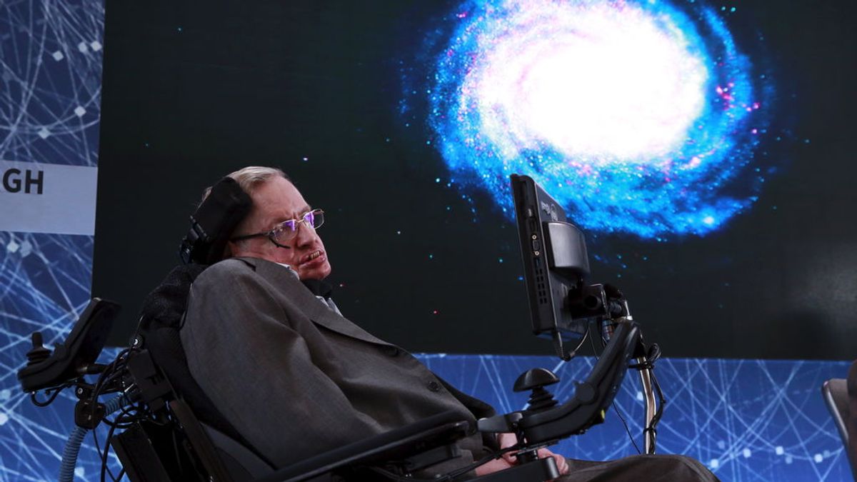 Stephen Hawking avisa que tendremos que abandonar la Tierra en 100 años