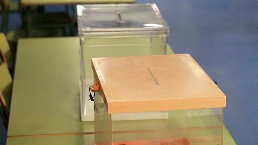 La Generalitat de Cataluña compra 8.000 urnas para el referéndum