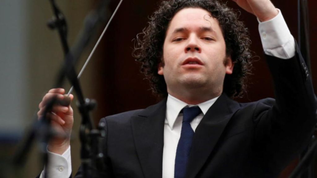 El director de orquesta Gustavo Dudamel se enfrenta a Maduro