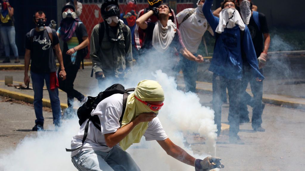 Aumenta a 35 la cifra de muertos en las protestas en Venezuela