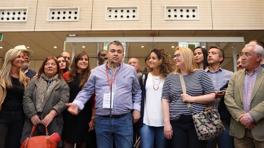 El PSOE sigue contando los avales que reflejan la enorme división del partido