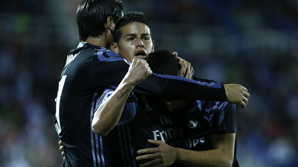 El Real Madrid pasa por encima del Granada y se consolida en el liderato (0-4) El Real Madrid pasa por encima del Granada y se consolida en el liderato (0-4)
