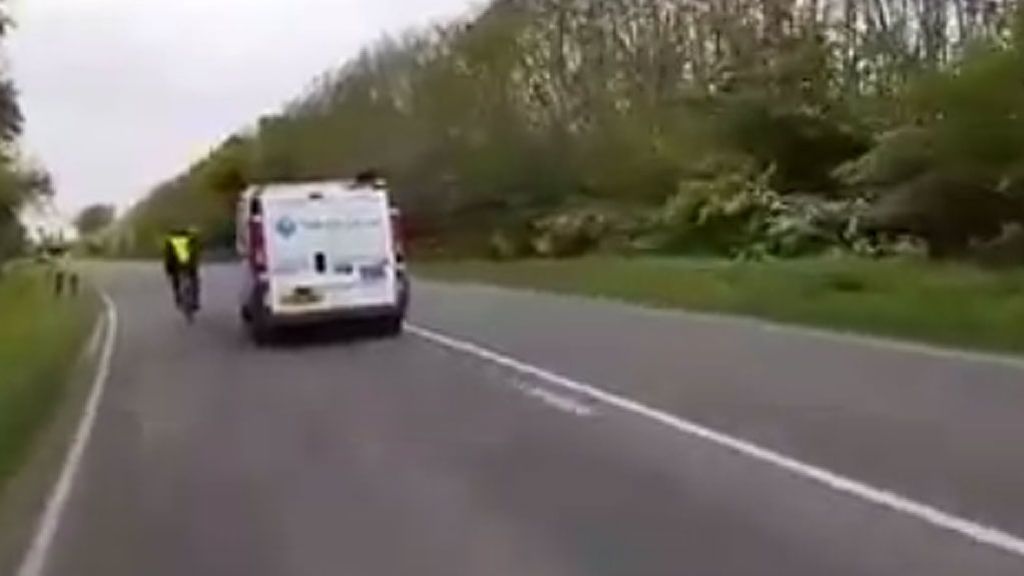 Despiden al conductor de esta furgoneta después de que el vídeo se hiciera viral