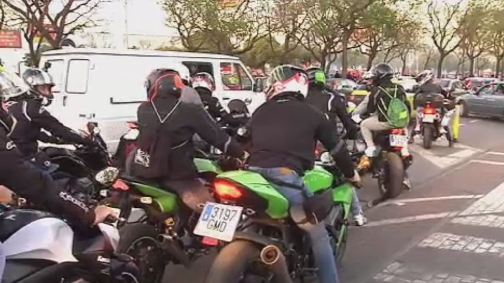 Las motos y la música rock inundan Jerez