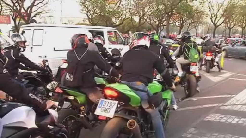 Las motos y la música rock inundan Jerez