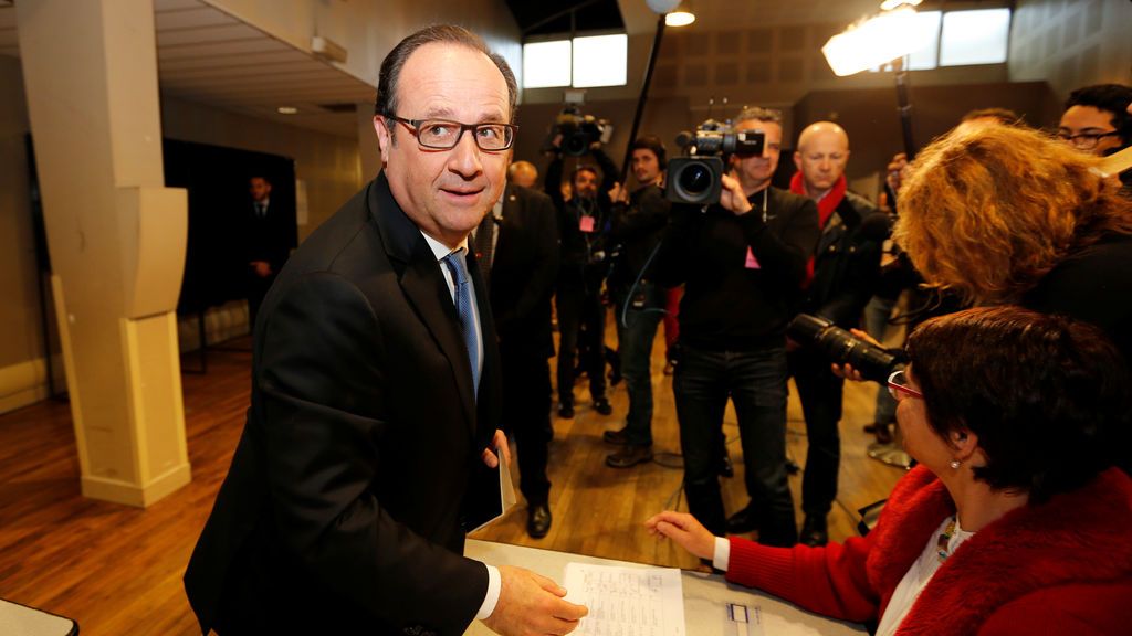 Marine Le Pen y Emmanuel Macron luchan por la presidencia