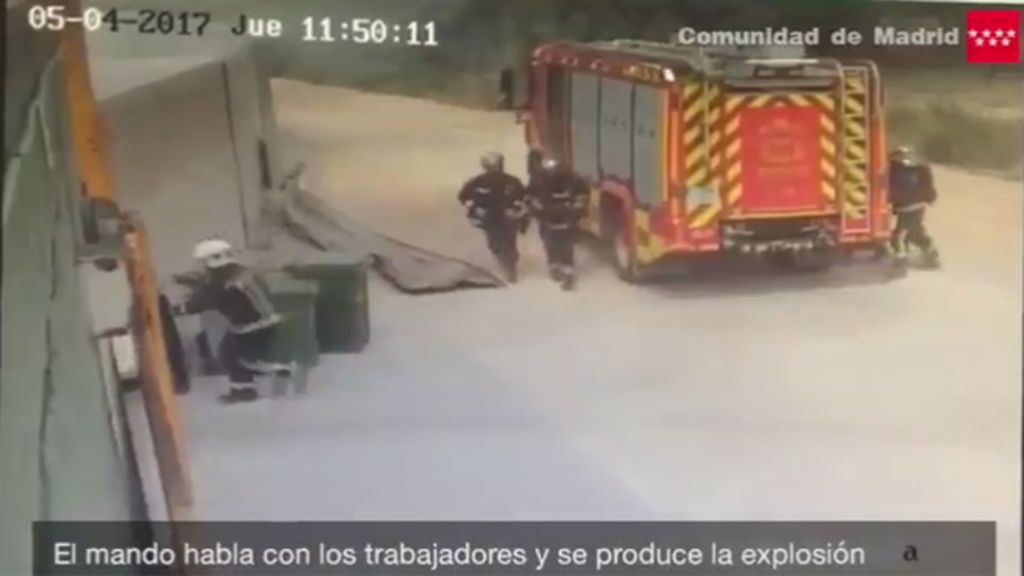 Así sorprendió a los bomberos la segunda explosión en la fábrica de Arganda