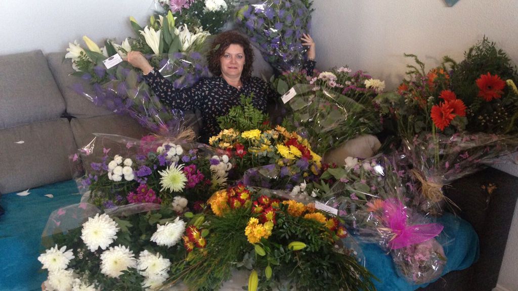 Mtmad llena la casa de flores a la ganadora del concurso Mtmum