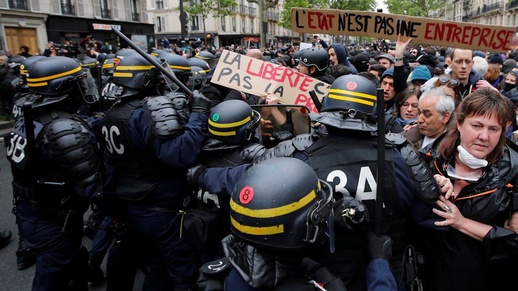 Protestas en París contra el nuevo inquilino del Elíseo, Emmanuel Macron