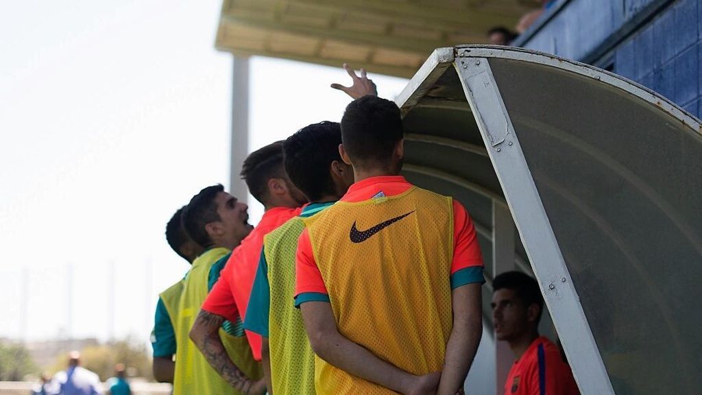 ¿El feo gesto del Barça B con la afición del Espanyol tras mandarlos a Tercera división?