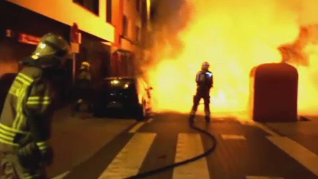La quema de contenedores, una práctica que se extiende por el País Vasco