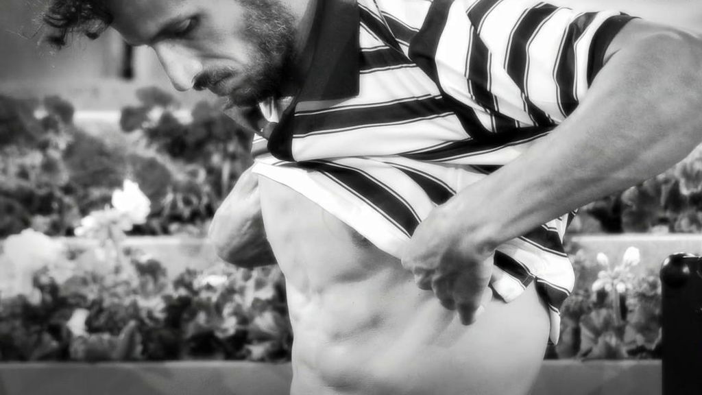 Feliciano López luce sus abdominales de infarto y acapara todas las miradas