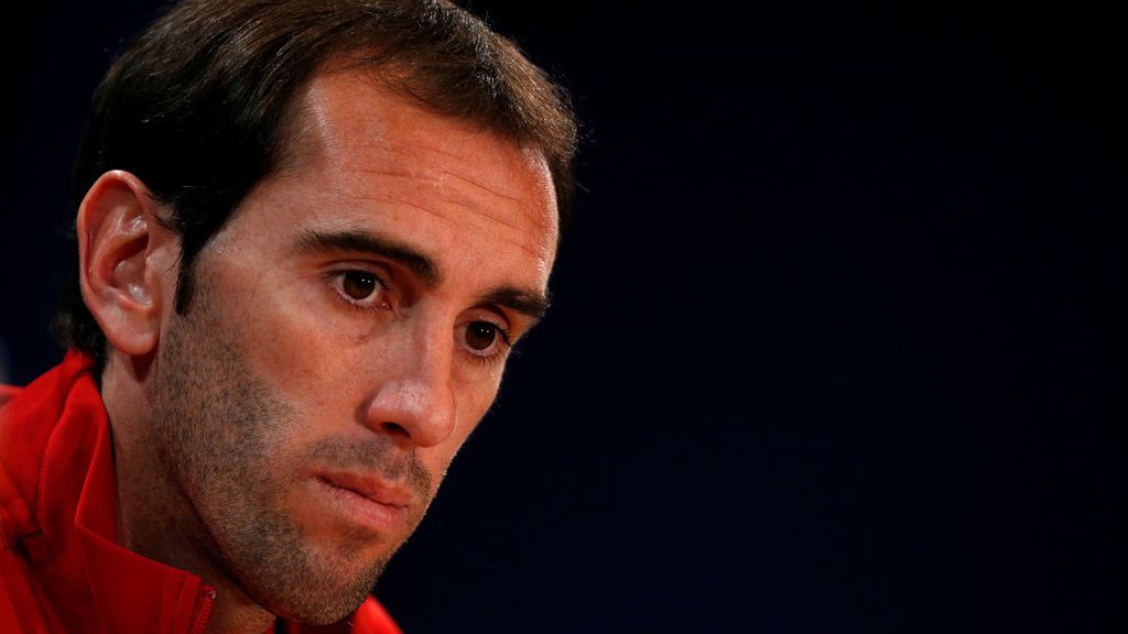 Godín, sancionado tres partidos en Liga por decir al árbitro: "Sois muy malos"