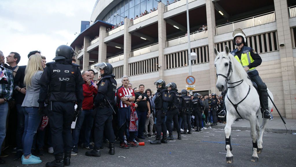 Los violentos vuelven a dar la nota antes del partido en el Calderón