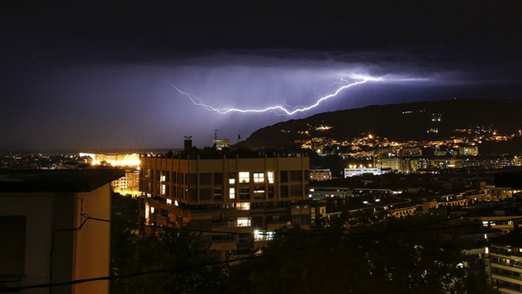 Las fuertes tormentas causan numerosos destrozos en todo el país