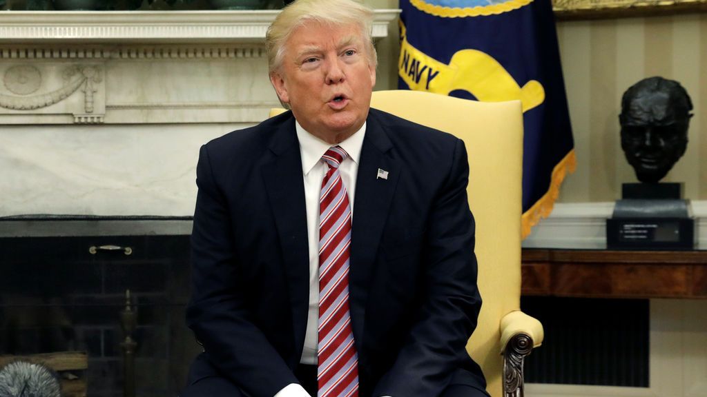 Trump le pidió lealtad a Comey en la Casa Blanca y el exdirector del FBI se desmarcó
