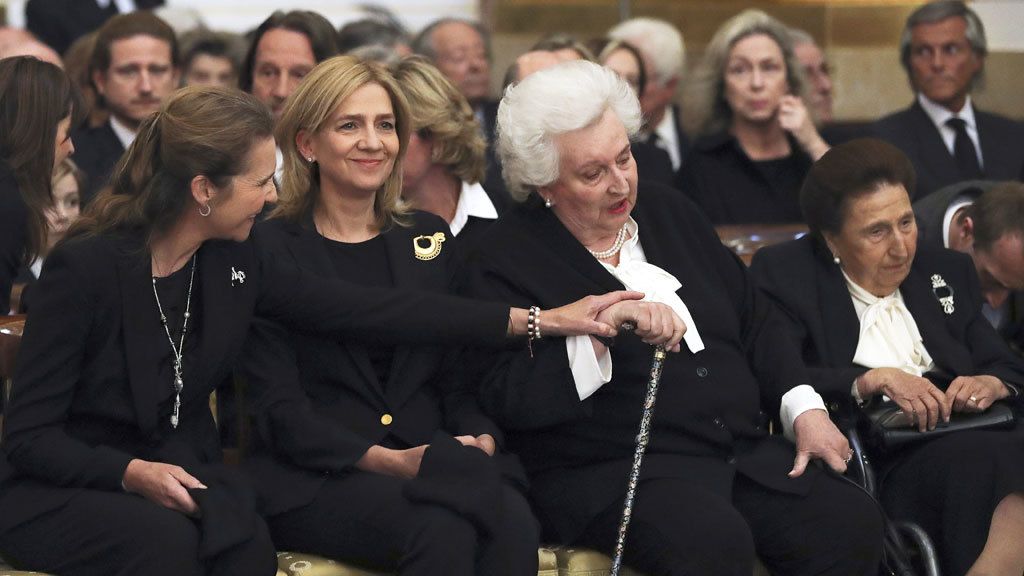 La Familia Real, unida de nuevo: la infanta Cristina regresa a la vida pública en el funeral por Alicia de Borbón