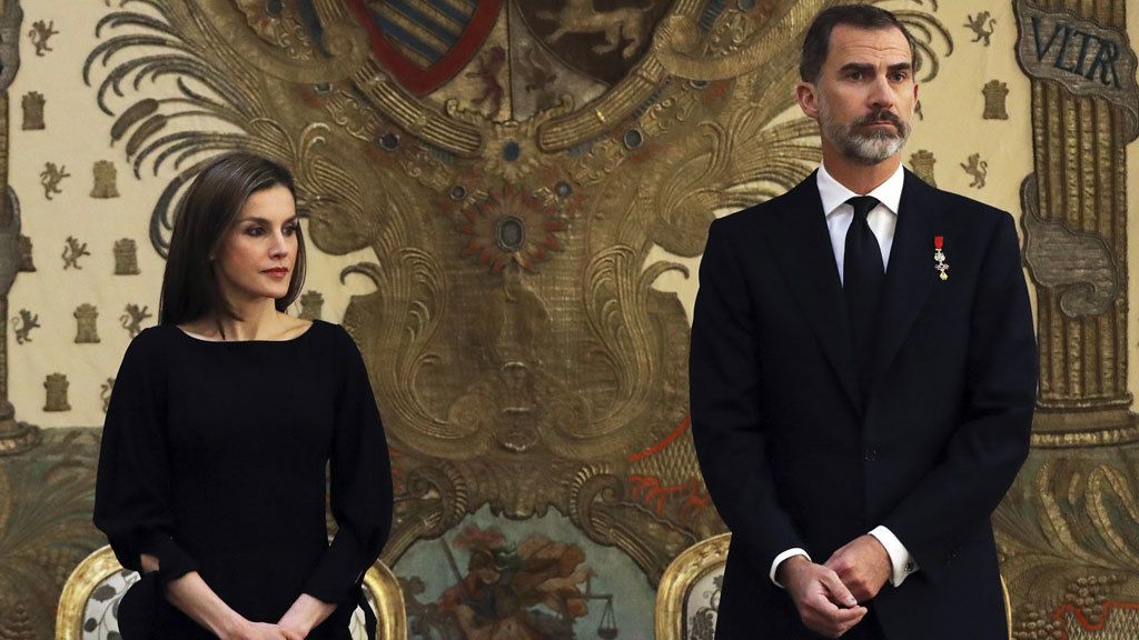 Cristina de Borbón, arropada por su madre y su hermana en su reaparición tras su absolución