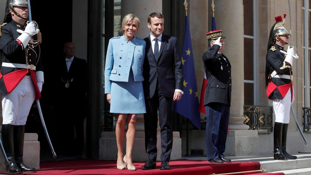 Macron asume la presidencia de Francia en una ceremonia solemne en París