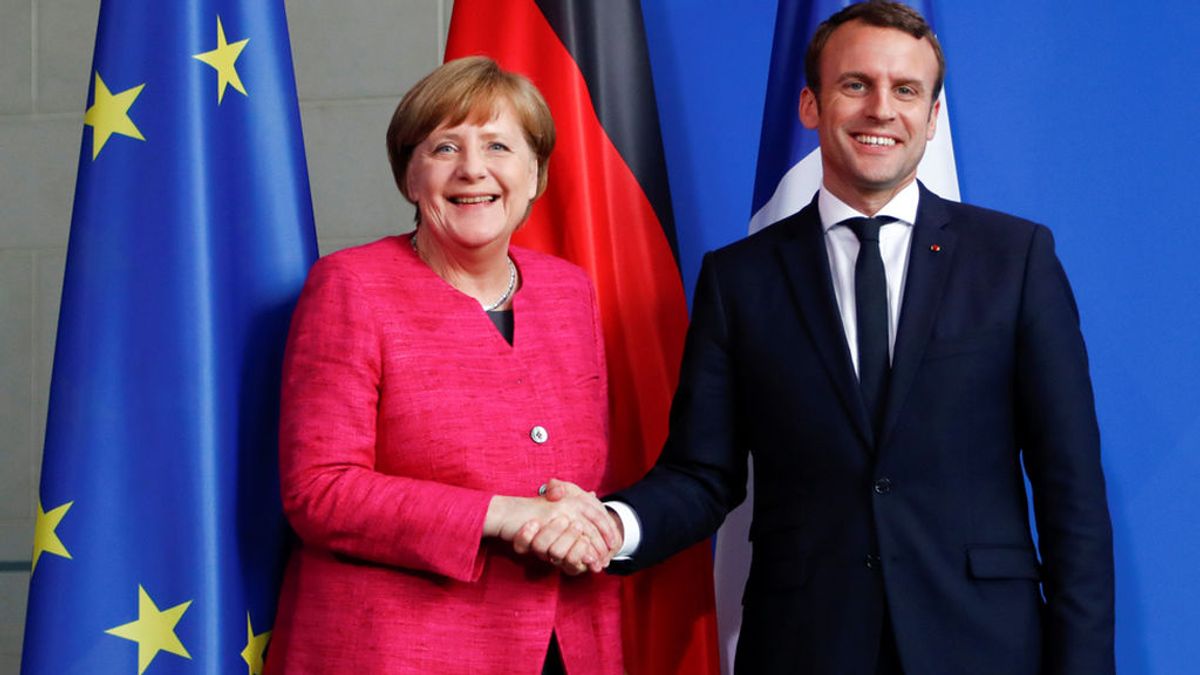 Merkel y Macron acuerdan elaborar una hoja de ruta para profundizar en la integración de la UE