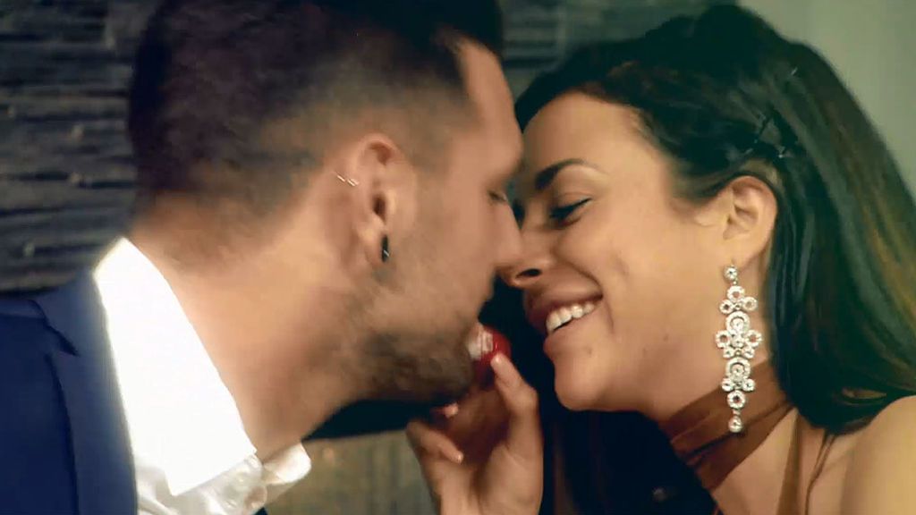 ¡La cena más romántica de Albert y Rym! ¡La cena más romántica de Albert y Rym!