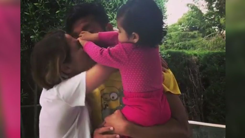 La enternecedora y graciosa pelea de Tama Gorro y su hija por Garay: “¡papa es mío!” La enternecedora y graciosa pelea de Tama Gorro y su hija por Garay: “¡papa es mío!”