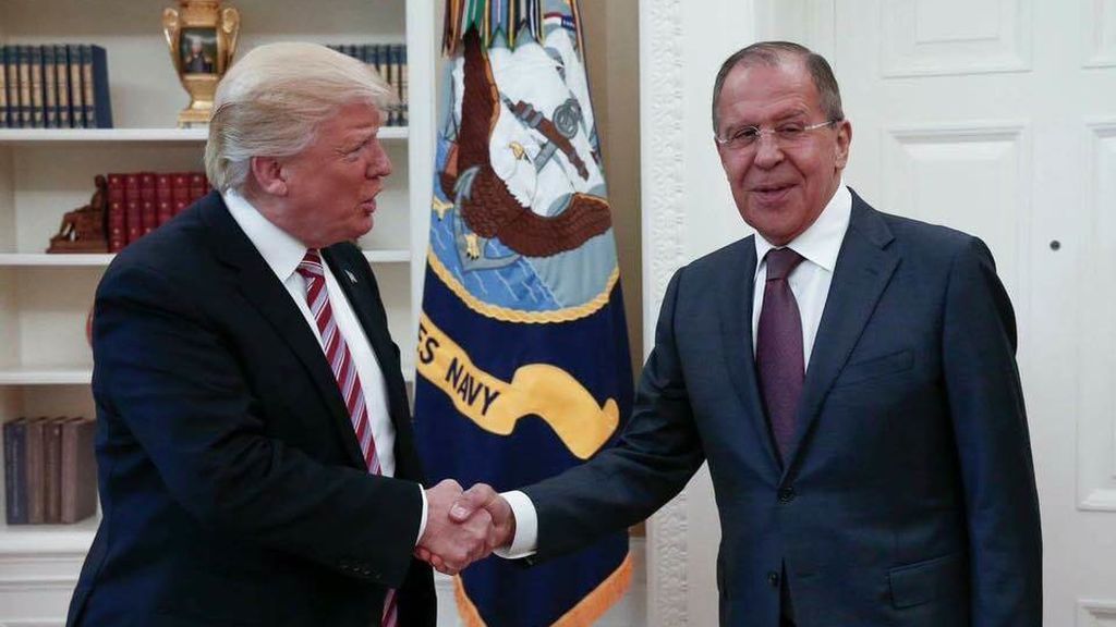 La reunión en la que Trump reveló información secreta a los rusos