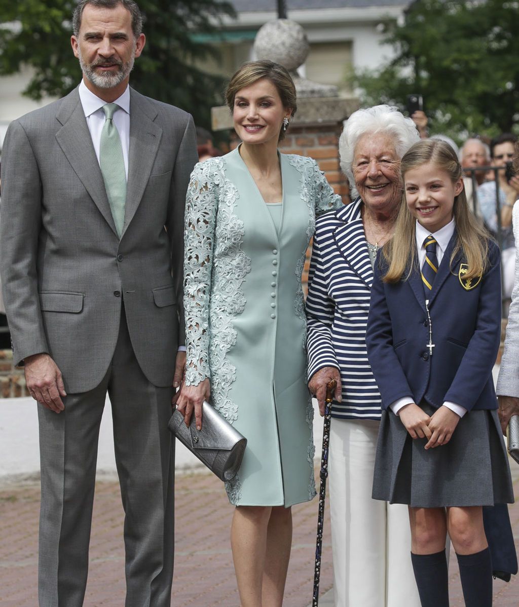 Con Menchu, la abuela de la Reina y bisabuela de Sofía